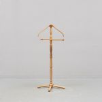 1294 8609 VALET STAND